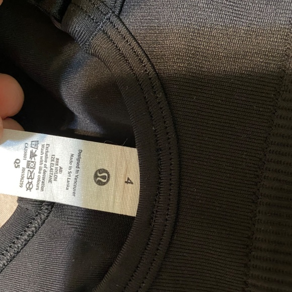 Lululemon sports bra - Picture 3 of 3